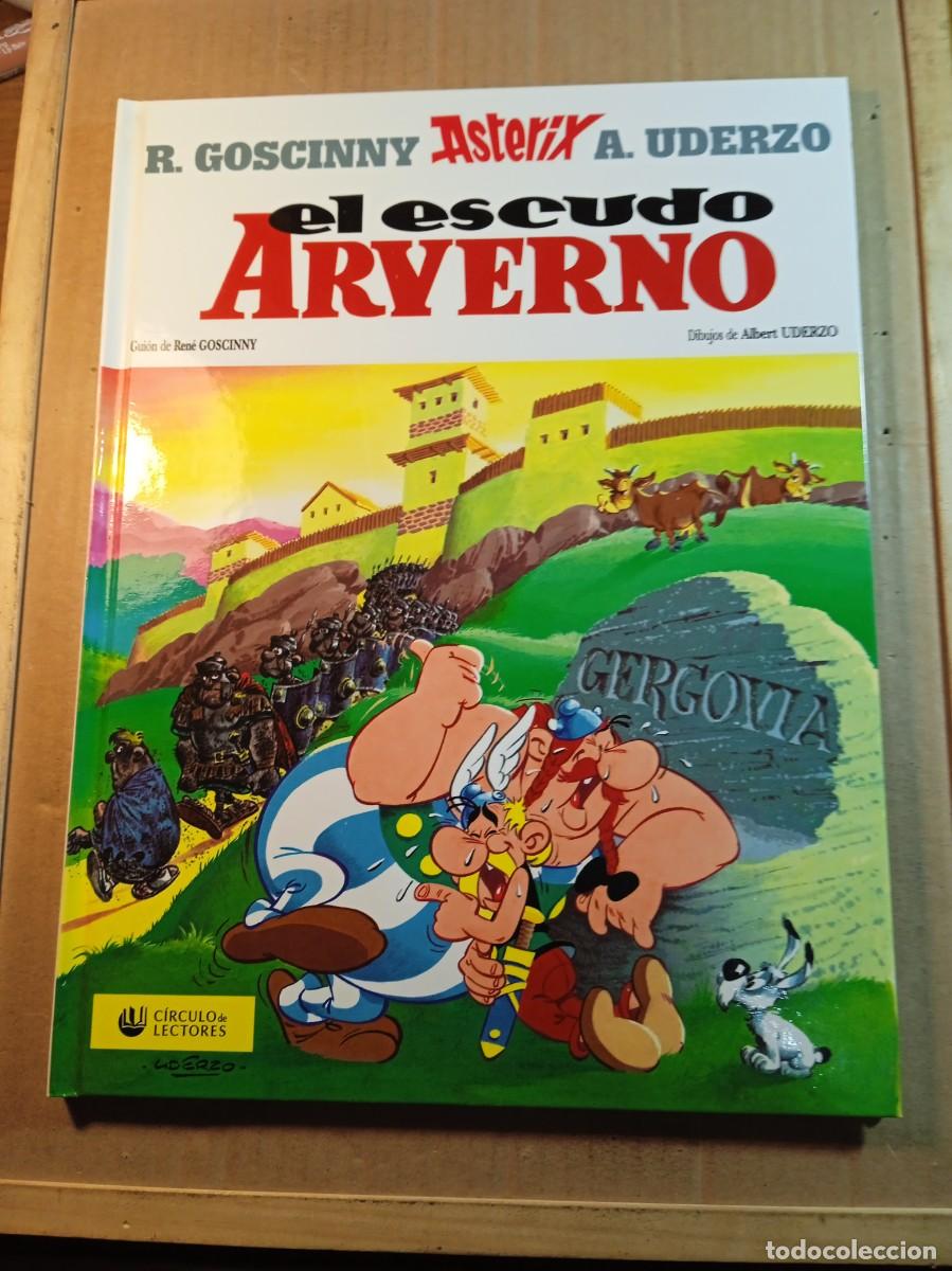 C&oacute;mics: COMIC DE ASTERIX EN EL ESCUDO ARVERNO DEL A&Ntilde;O 2000