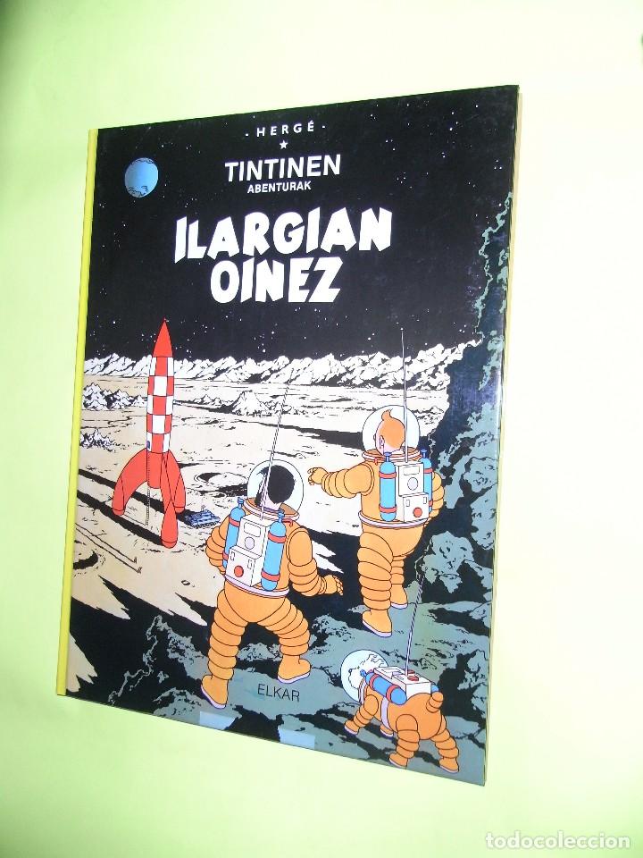 C&oacute;mics: Tintin, Ilargian Oinez, Elkar. euskera - Foto 1
