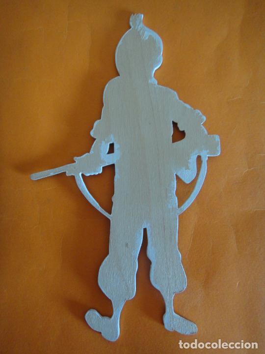 C&oacute;mics: FIGURA DE MADERA TINTIN EN EL TEMPLO DEL SOL 21CM . - Foto 2