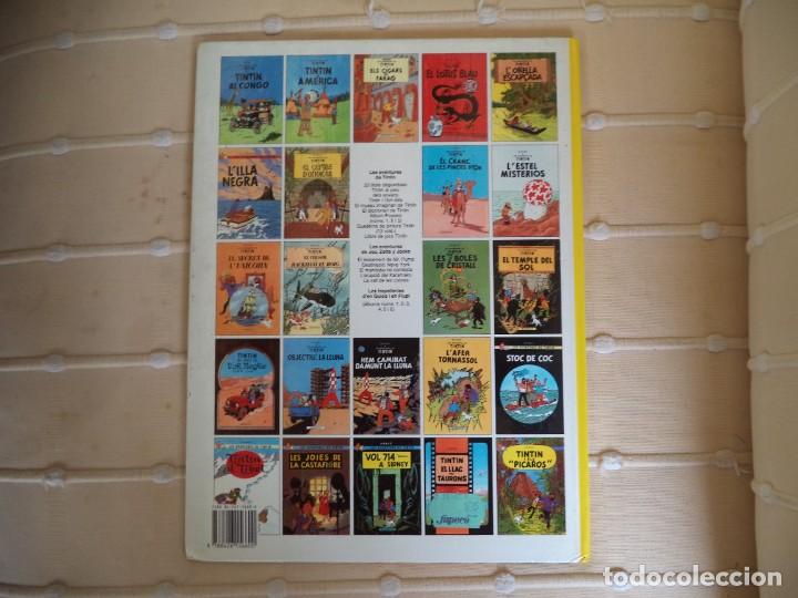 C&oacute;mics: Comic Les Aventures de Tintin.El LLac dels Taurons.Texto en catal&aacute;n. - Foto 2