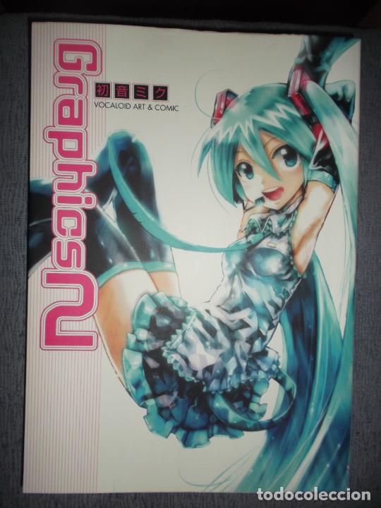 C&oacute;mics: Hatsune Miku Graphics: Vocaloid Art & Comic Volume 2 - Foto 1