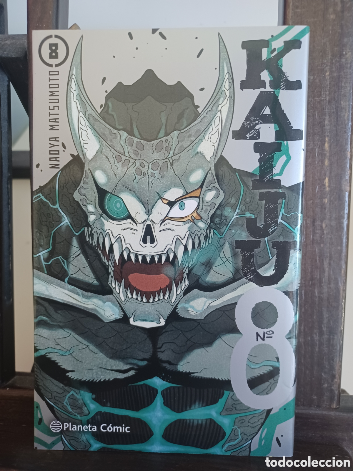 C&oacute;mics: Kaiju n⁰ 8 8/ Naoya Matsumoto/ Shonen/ Planeta/ NUEVO A ESTRENAR