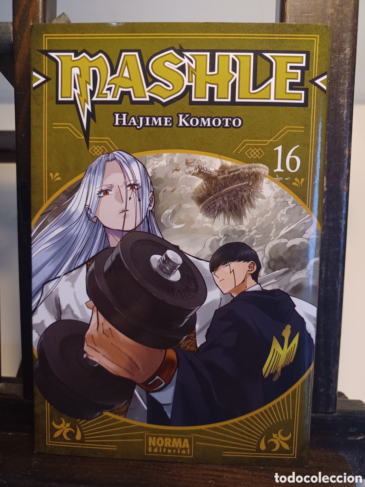C&oacute;mics: Mashle 16 de 18/ Hajime Komoto/ Shonen/ Norma/ NUEVO A ESTRENAR