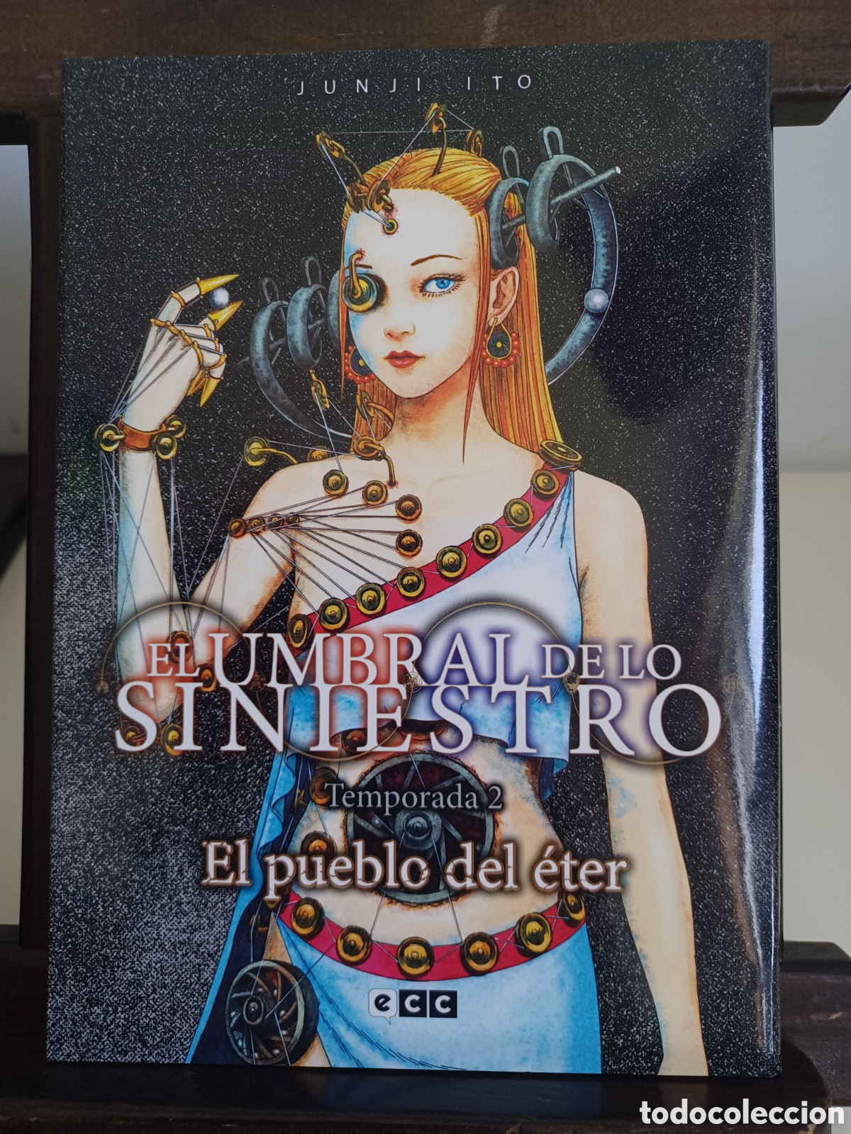 C&oacute;mics: El umbral de lo siniestro: temporada 2. El pueblo del &eacute;ter/ Tomo &uacute;nico/ ECC/ NUEVO A ESTRENAR