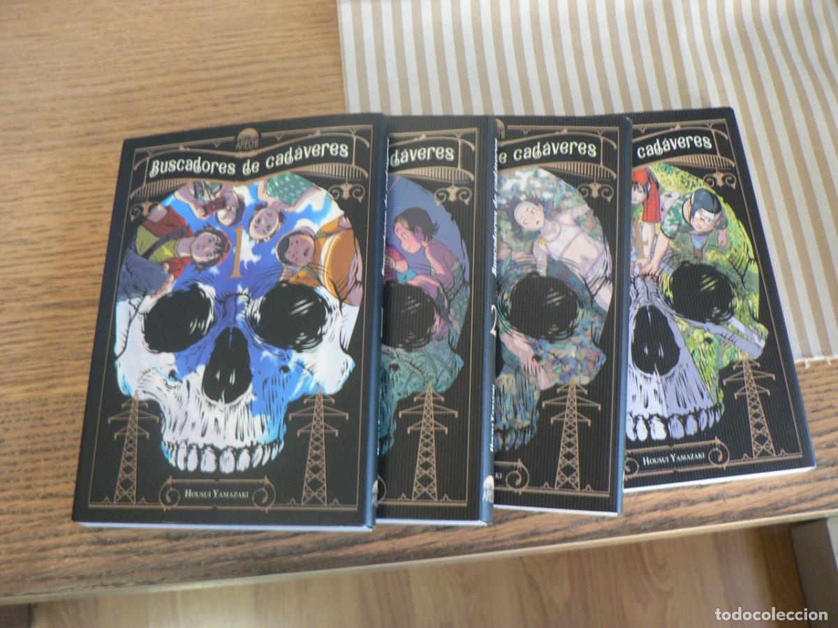 C&oacute;mics: COLECCION BUSCADORES DE CADAVERES SON 4 EJEMPLARES