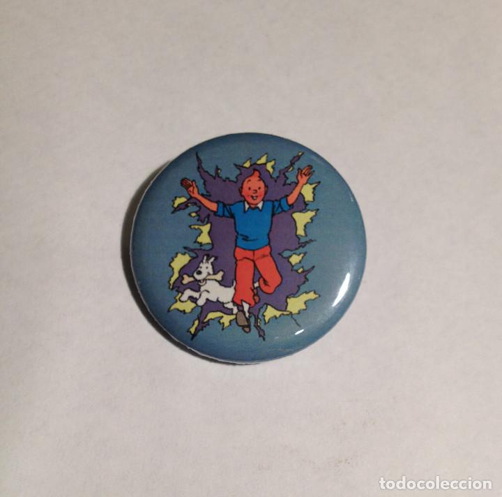 C&oacute;mics: TINT&Iacute;N - CHAPA 31mm (CON IMPERDIBLE) - Foto 1