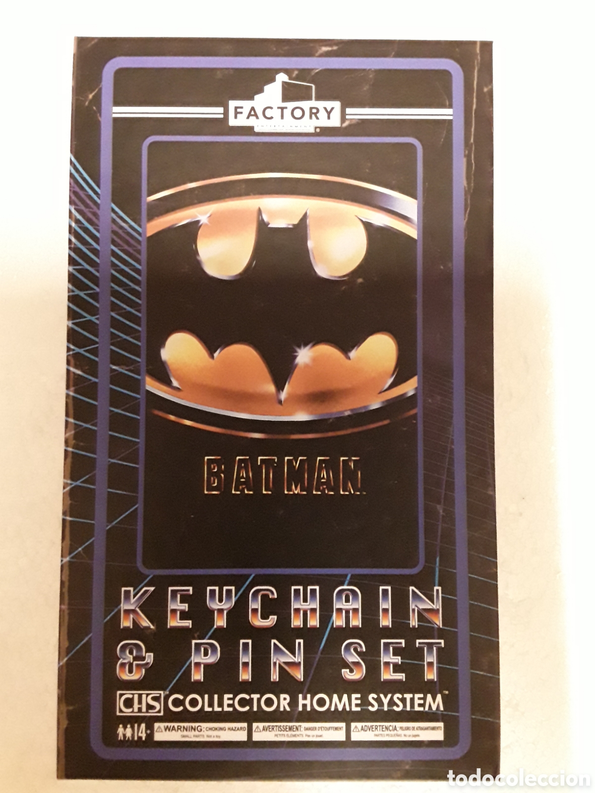 C&oacute;mics: Pack Batman 1989 Llavero y Pin - Foto 1