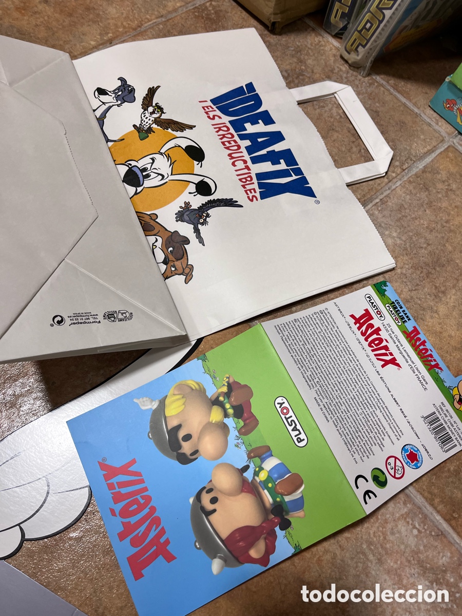 C&oacute;mics: Lote de art&iacute;culos de papel de Asterix - Foto 2