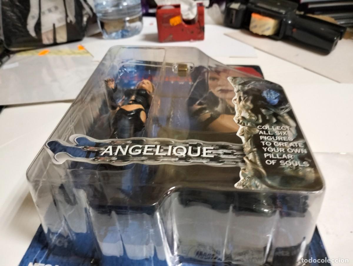 C&oacute;mics: HELLRAISER : ANGELIQUE...series TWO ...CLIVE BARKERS. NECA 2003 - Foto 3