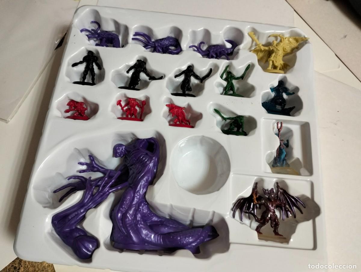 C&oacute;mics: MAGIC THE GATHERING : LA BATALLA POR ZENDIKAR ( SOLO CONTIENE LAS 16 FIGURAS )... HASBRO 2015