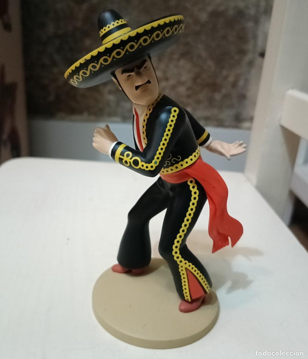Comics: Figura del General Alc&aacute;zar lanzador de cuchillos. Tint&iacute;n. Colecci&oacute;n oficial. Las 7 bolas de cristal