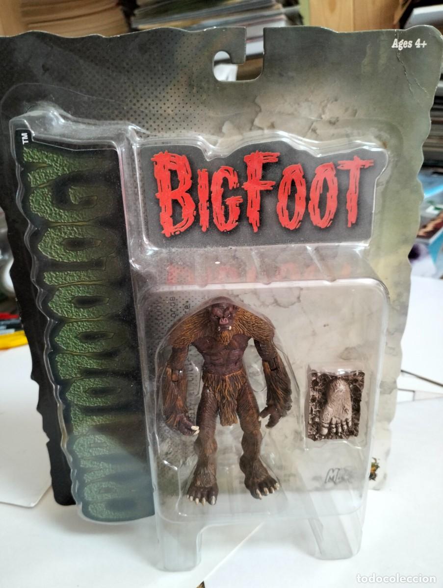 C&oacute;mics: BIGFOOT &rdquo;Cryptozoology&rdquo; Mezco Toyz en 2003.