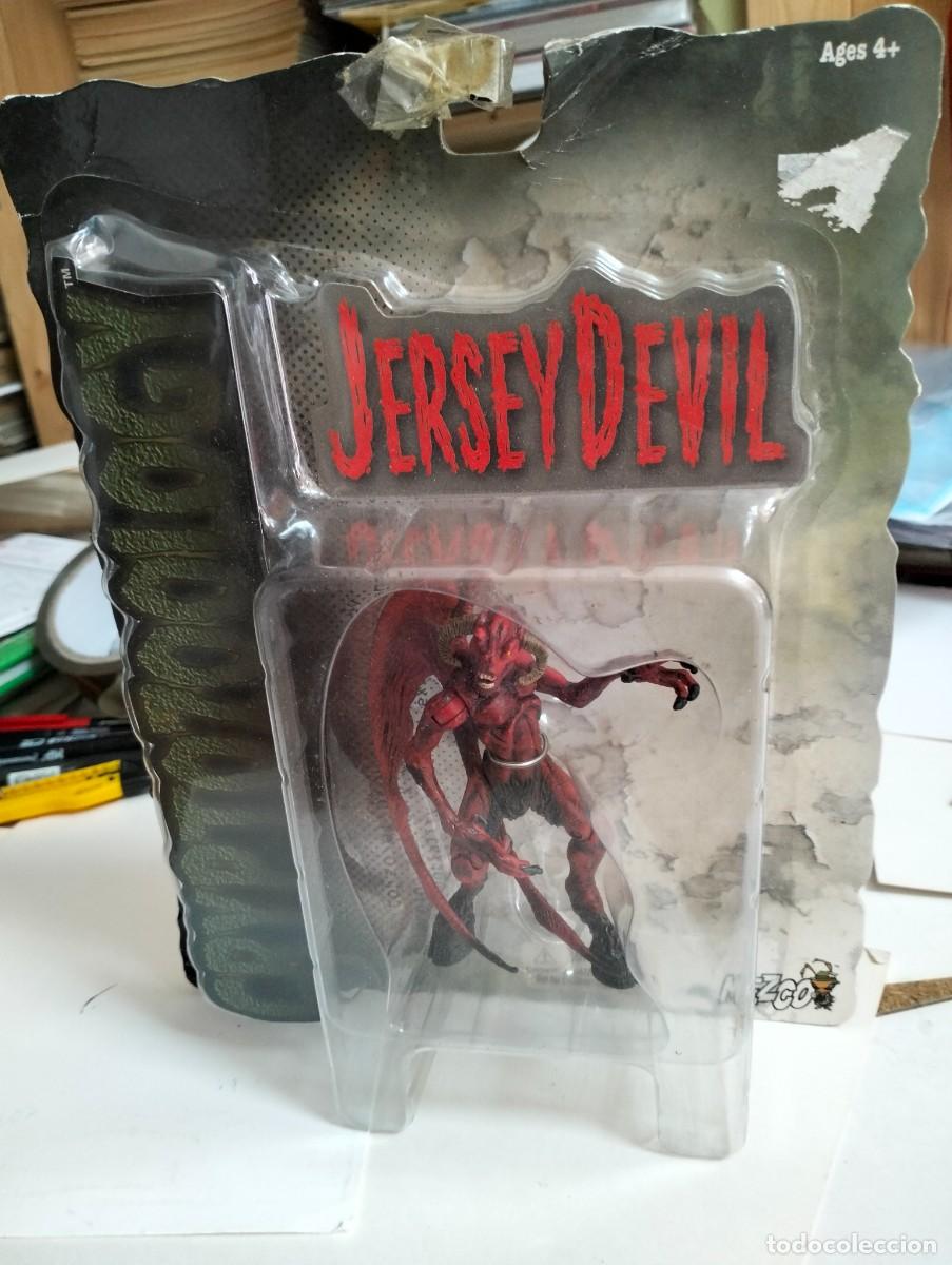 C&oacute;mics: JERSEY DEVIL. &rdquo;Cryptozoology&rdquo; Mezco Toyz en 2003. - Foto 1