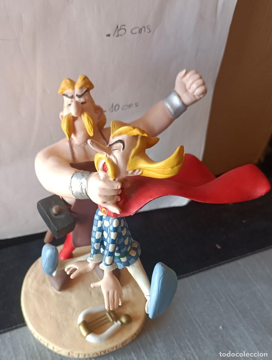 C&oacute;mics: Figura Eseautomatix estrangula Asuracenturix La Gaule et l'Empire Romain avec Ast&eacute;rix Atlas Plastoy