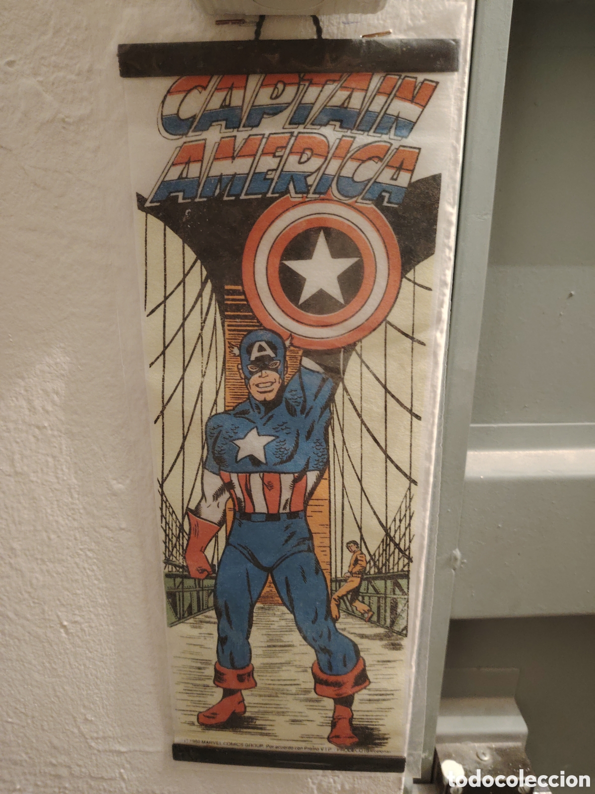 C&oacute;mics: Colgante de tela vintage Capitan Am&eacute;rica Marvel