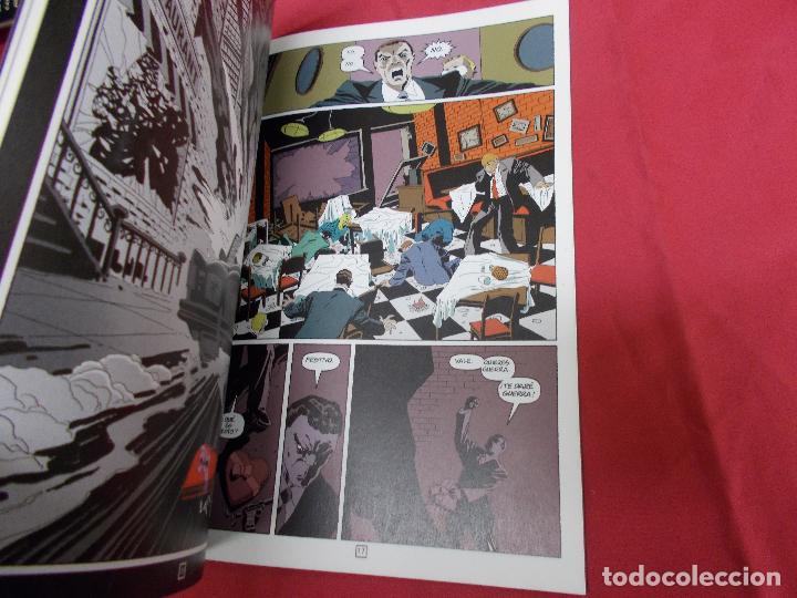 C&oacute;mics: BATMAN EL LARGO HALLOWEEN. N&ordm; 3 DE 7. NORMA EDITORIAL. - Foto 2