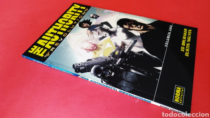C&oacute;mics: DE KIOSCO THE AUTHORITY 1 REVOLUTION NORMA EDITORIAL - Foto 1