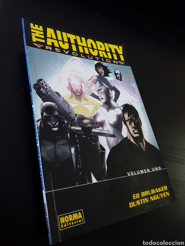 C&oacute;mics: DE KIOSKO THE AUTHORITY REVOLUTION 1 NORMA - Foto 1