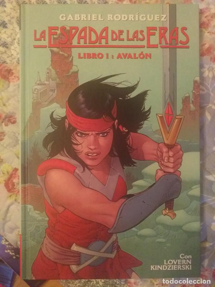 C&oacute;mics: ESPADA DE LAS ERAS LIBRO 1: AVALON. GABRIEL RODRIGUEZ. NORMA COMIC - Foto 1