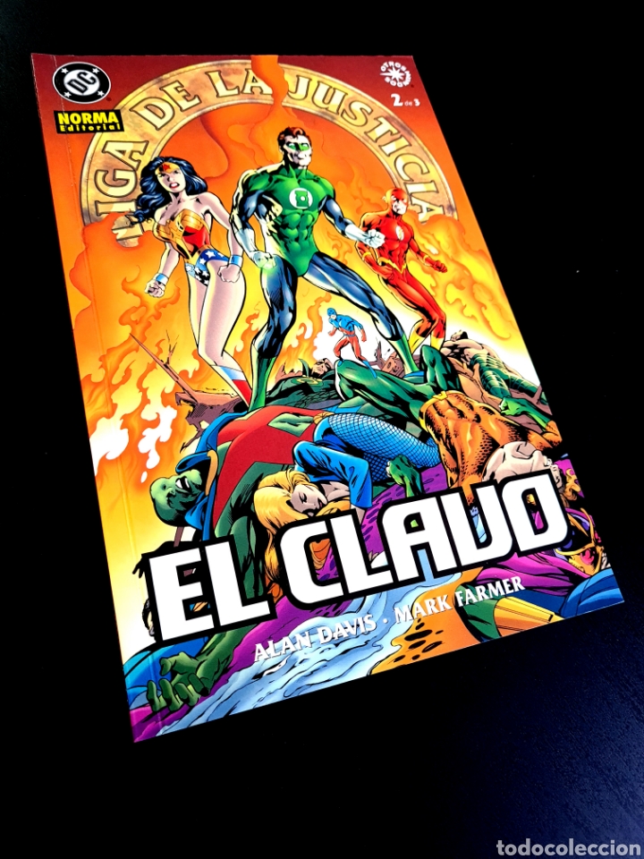 C&oacute;mics: DE KIOSCO JLA EL CLAVO 2 TOMO NORMA - Foto 1