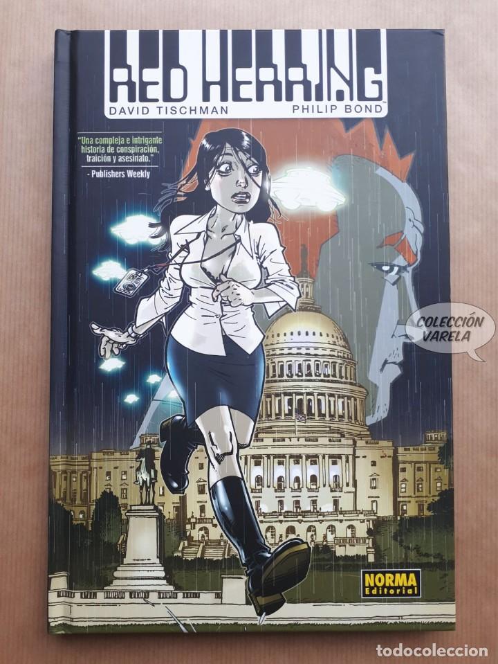 C&oacute;mics: Red Herring - David Tischman y Philip Bond - Norma - Carton&eacute; - Foto 1