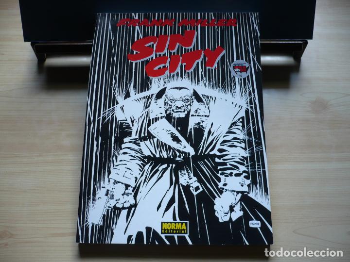 C&oacute;mics: Sin City. Frank Miller. Norma Editorial, primera edici&oacute;n. - Foto 2