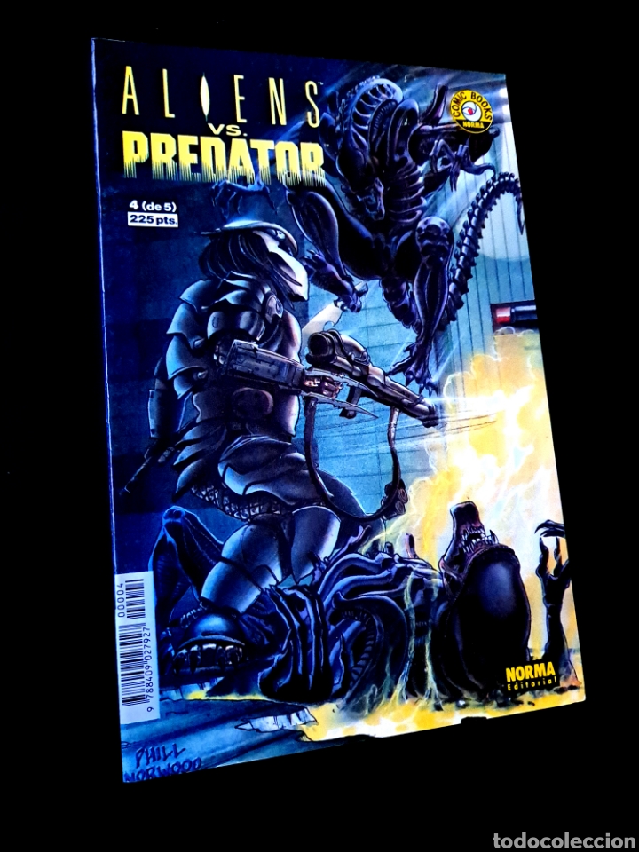 C&oacute;mics: MUY BUEN ESTADO ALIENS VS PREDATOR 4 COMICS NORMA - Foto 1