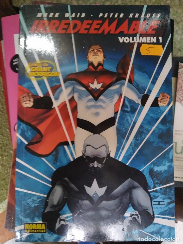C&oacute;mics: Irredeemable Volumen 1 - Mark Waid / Peter Krause - Foto 1