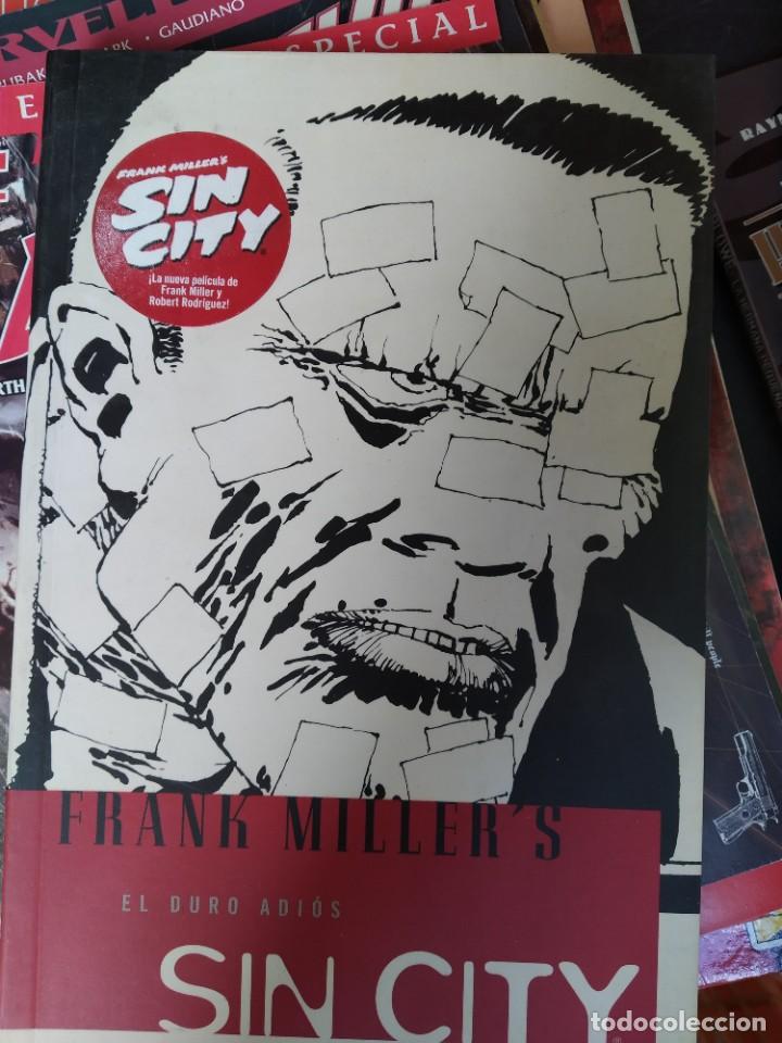 C&oacute;mics: Sin City. El Duro Adi&oacute;s - Frank Miller - Foto 1