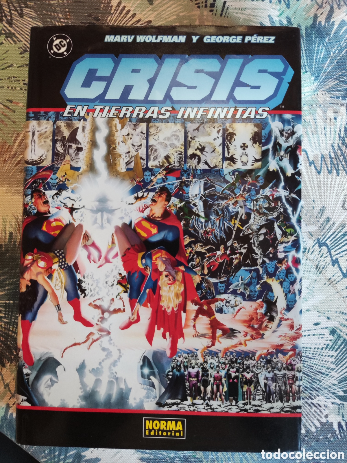 C&oacute;mics: Tomo Crisis en tierras infinitas norma editorial - Foto 2