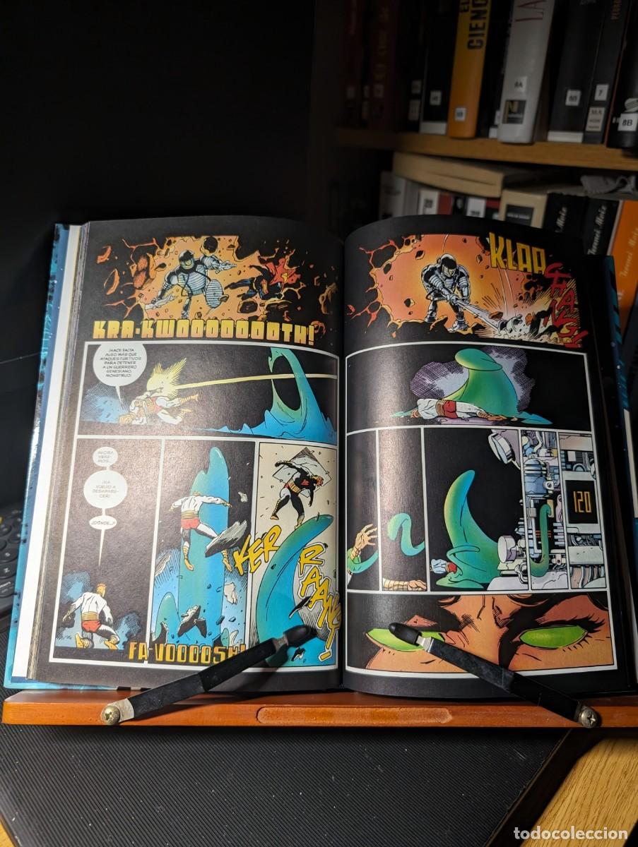 C&oacute;mics: Cosmic Odissey.- Starlin, Jim y Mignola, Mike. - Foto 3