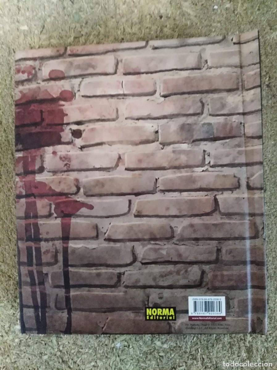C&oacute;mics: The Walking Dead. El libro Pop-Up.Basado en la serie de AMC.Norma Editorial - Foto 3