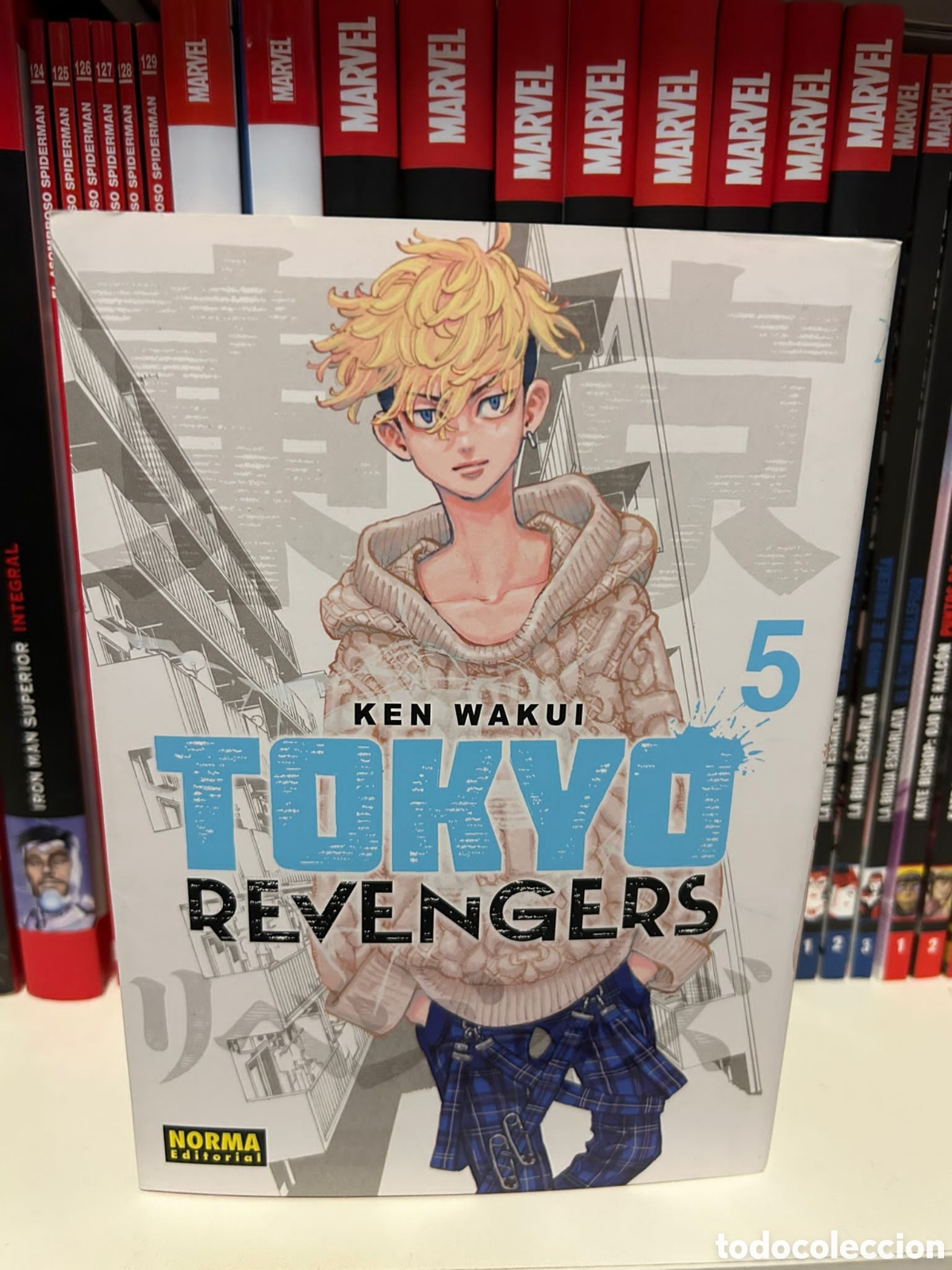 C&oacute;mics: REVENGERS #05 (TAPA BLANDA-NUEVO) - Foto 1