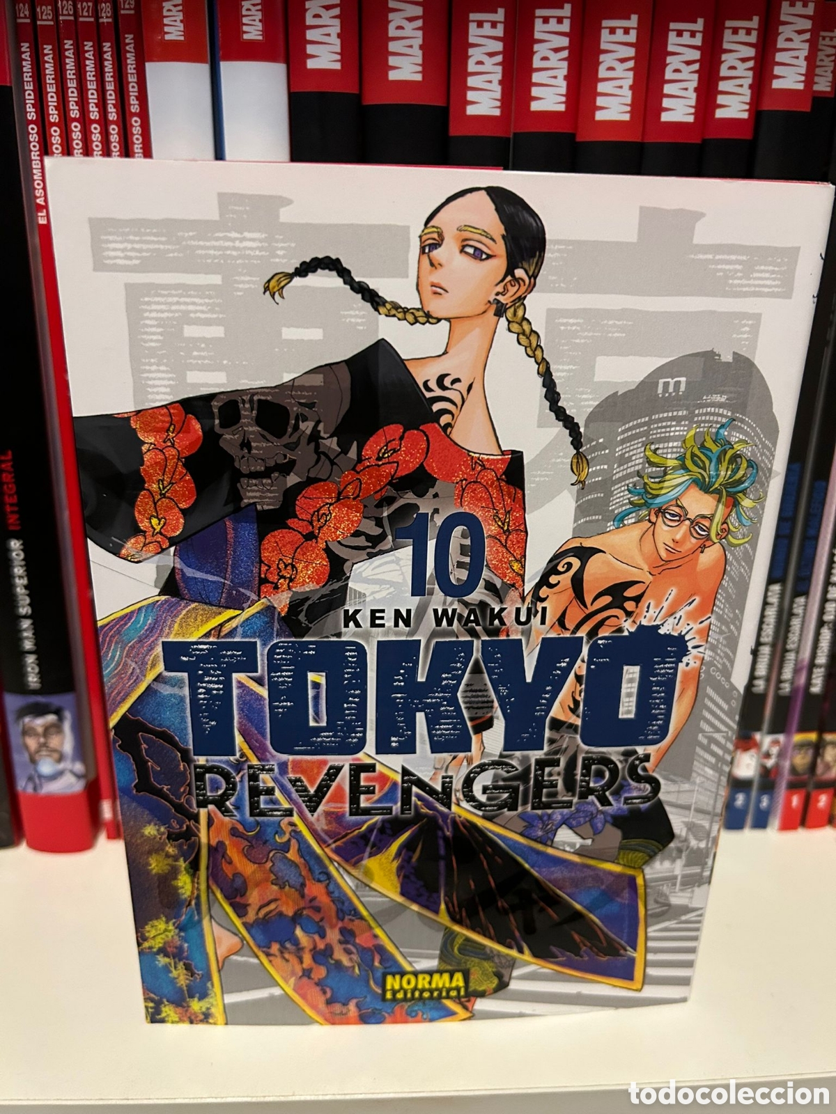 C&oacute;mics: REVENGERS #10 (TAPA BLANDA-NUEVO) - Foto 1