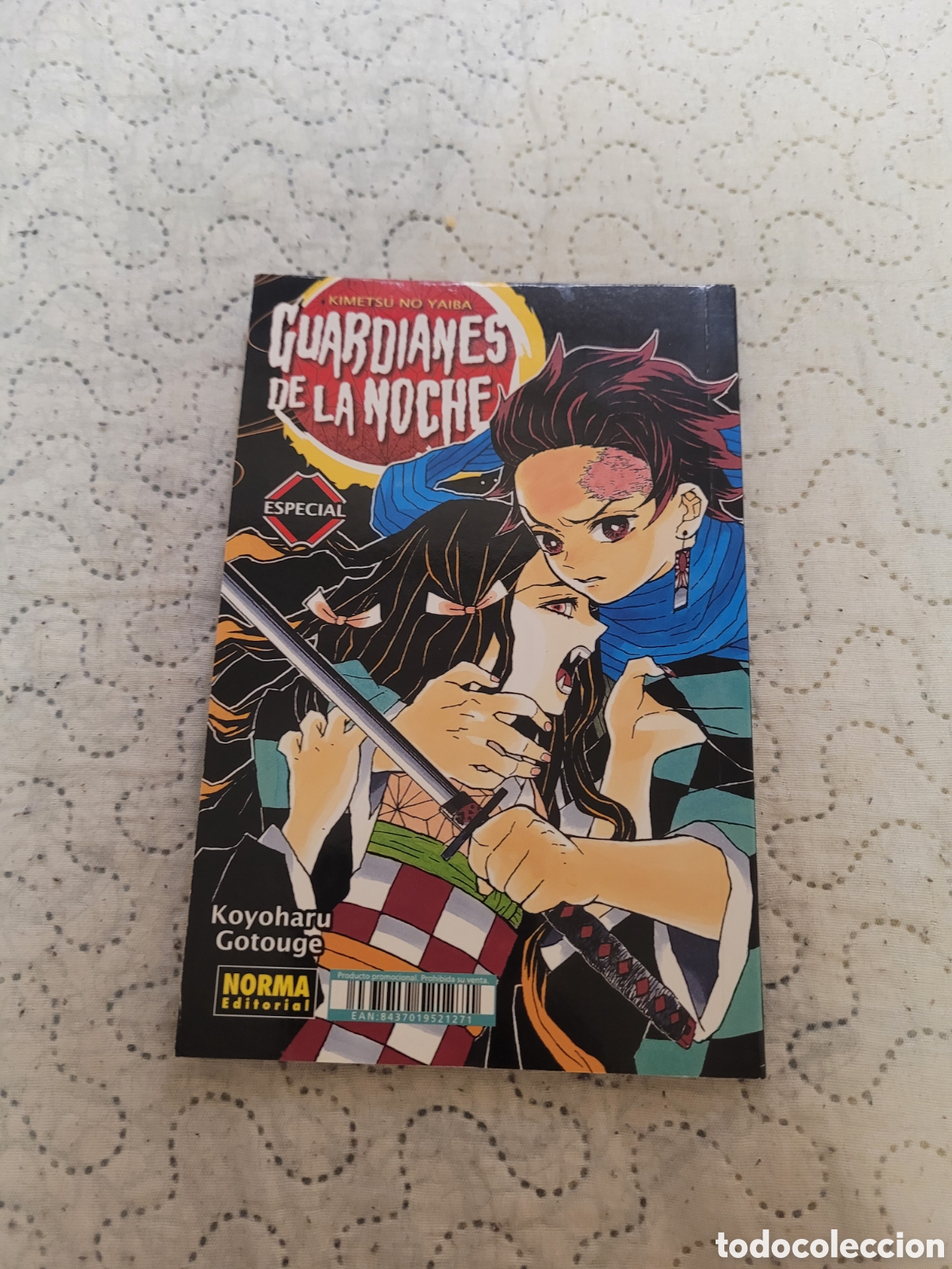 C&oacute;mics: C&oacute;mic Guardianes de la noche (Kimetsu No Yaiba) - Foto 1