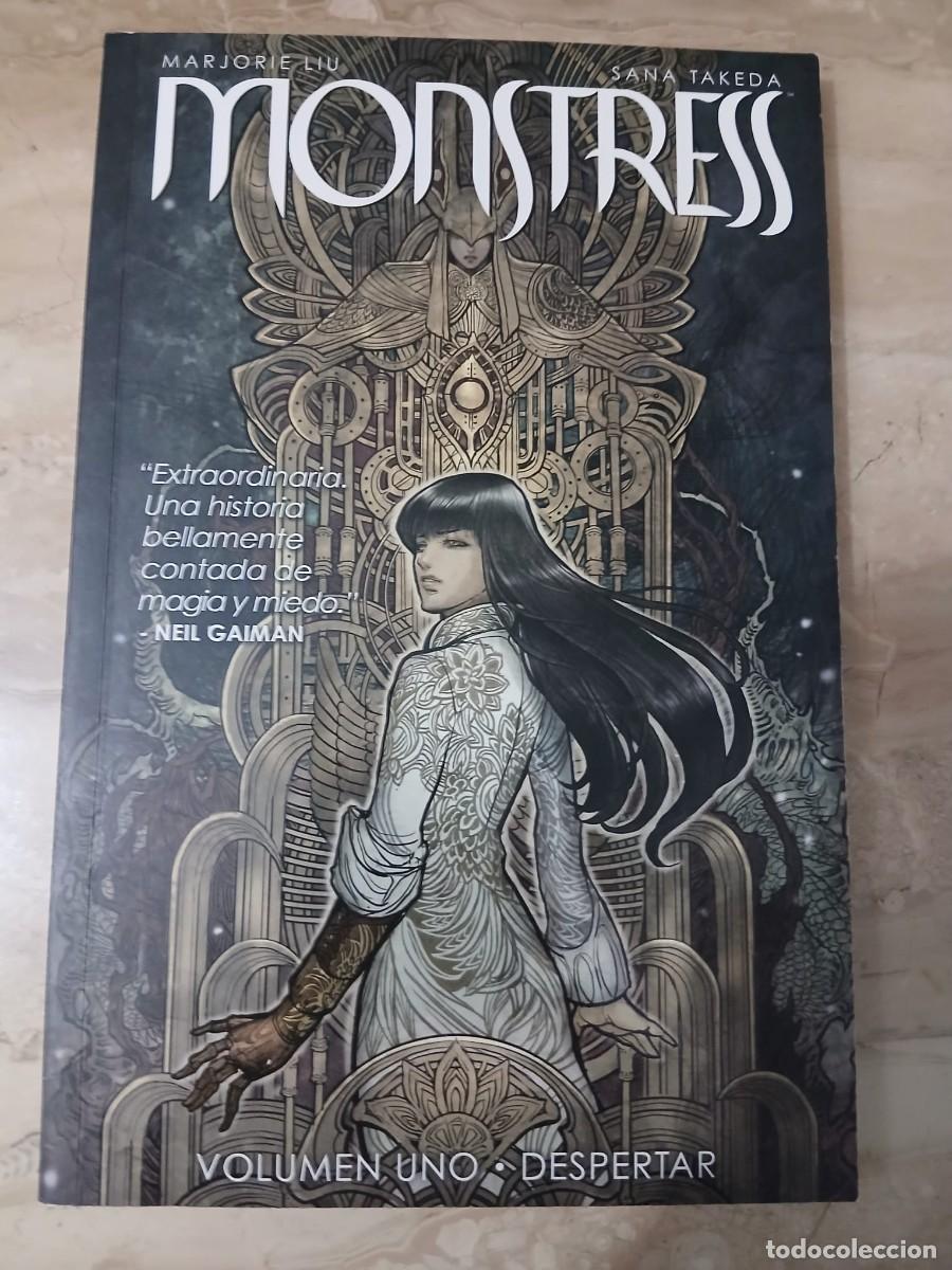 C&oacute;mics: Monstress vol-1 despertar estado de kiosko - Foto 1