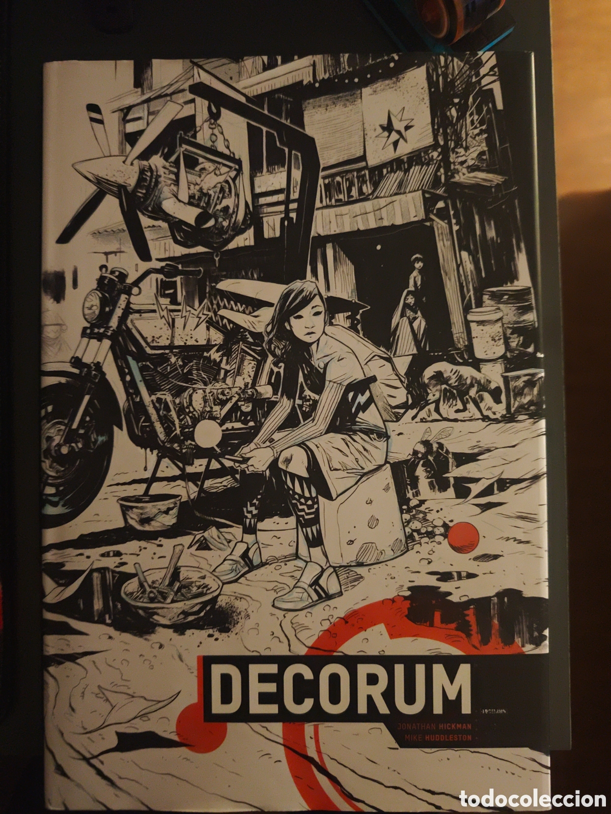 C&oacute;mics: Decorum. Hickman Huddleston - Foto 1