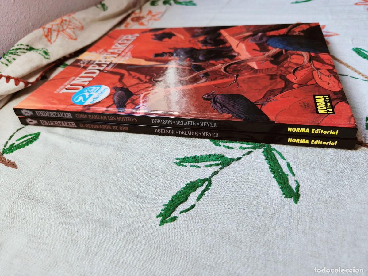 C&oacute;mics: Undertaker. Tomos 1- El devorador de oro y 2- Como danza los buitres. Xavier Dorison. Norma - Foto 2