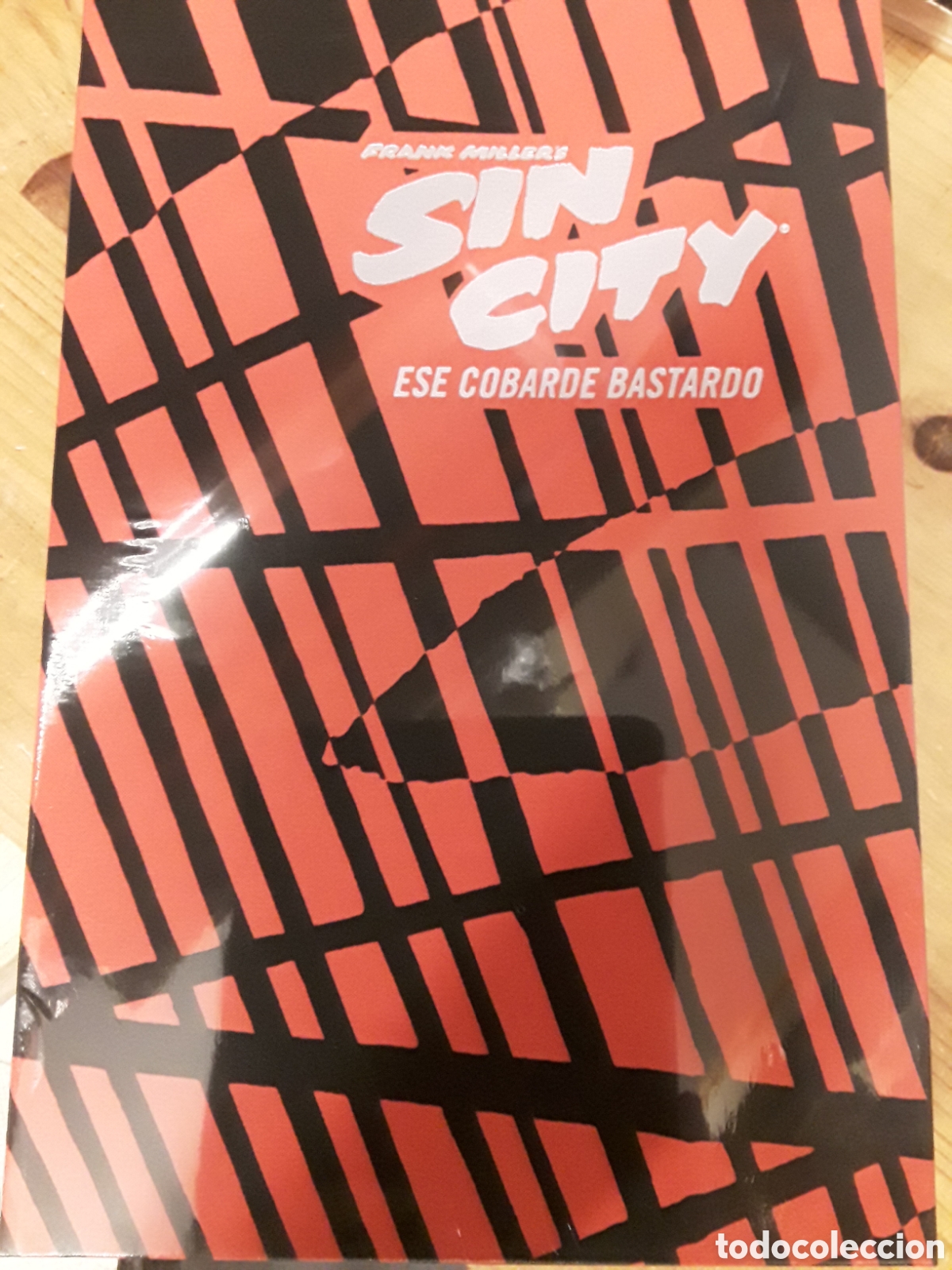 C&oacute;mics: Sin City Volumen 4: Ese Cobarde Bastardo Edici&oacute;n De Lujo - Norma