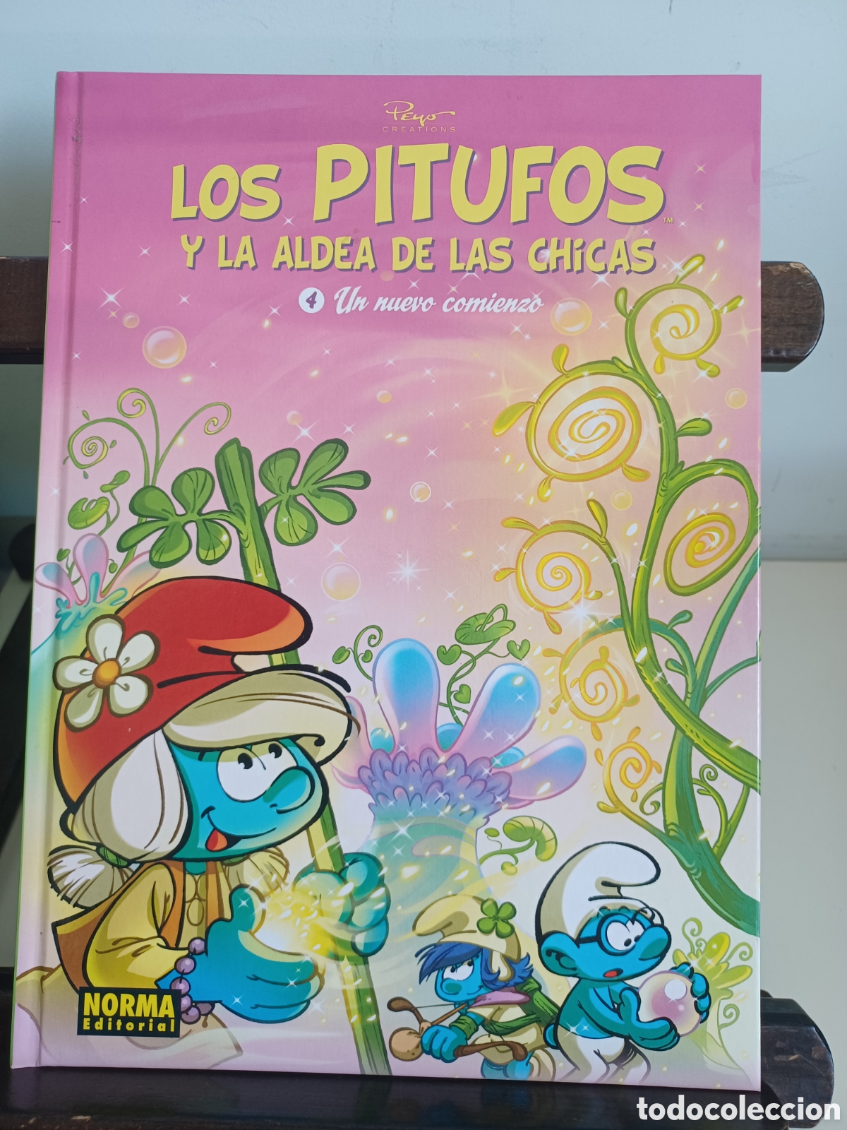 C&oacute;mics: Los pitufos y la aldea de las chicas 4 Un nuevo comienzo/ Norma/ NUEVO A ESTRENAR