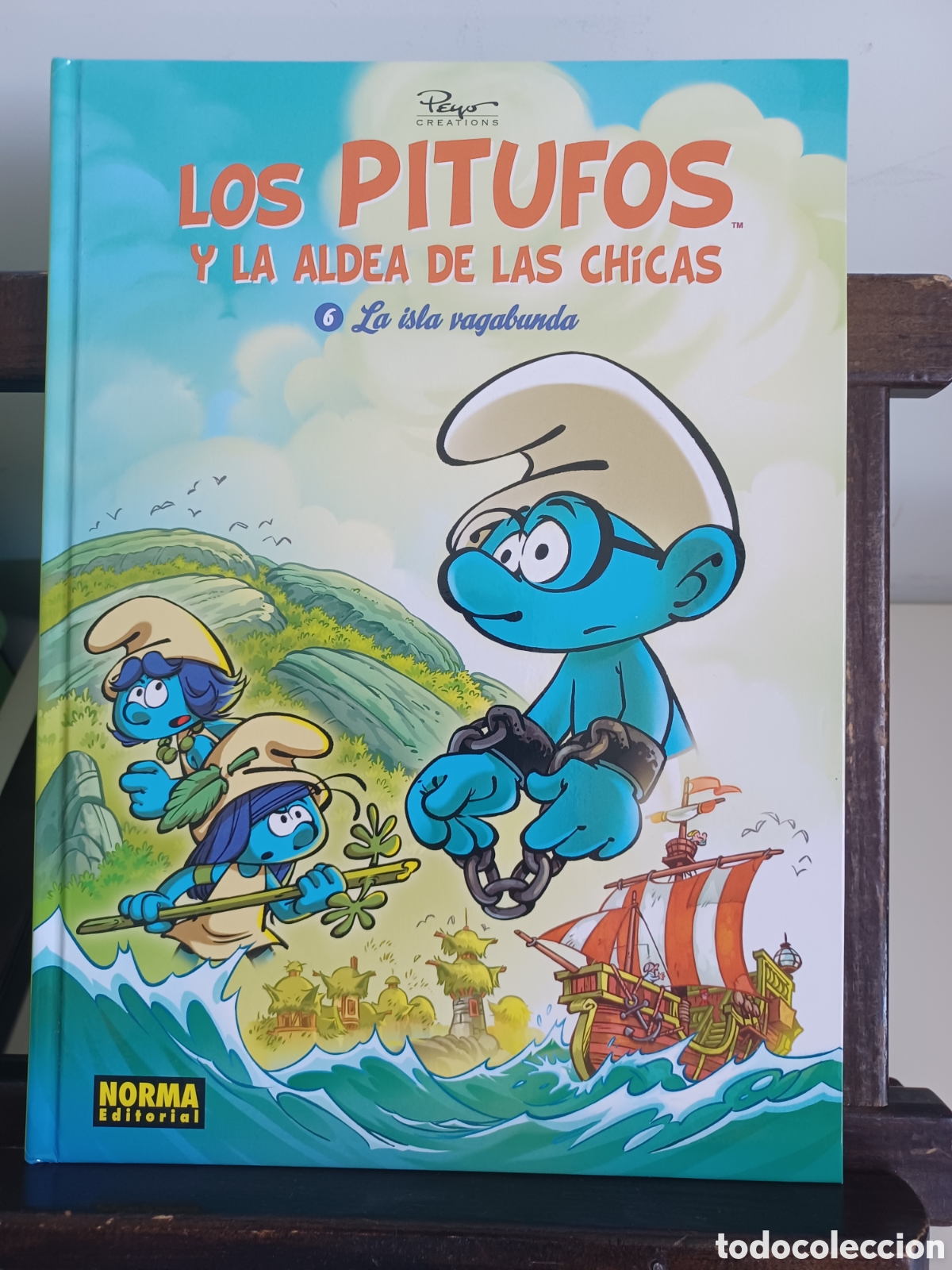 C&oacute;mics: Los pitufos y la aldea de las chicas 6 La isla vagabunda/ Norma/ NUEVO A ESTRENAR