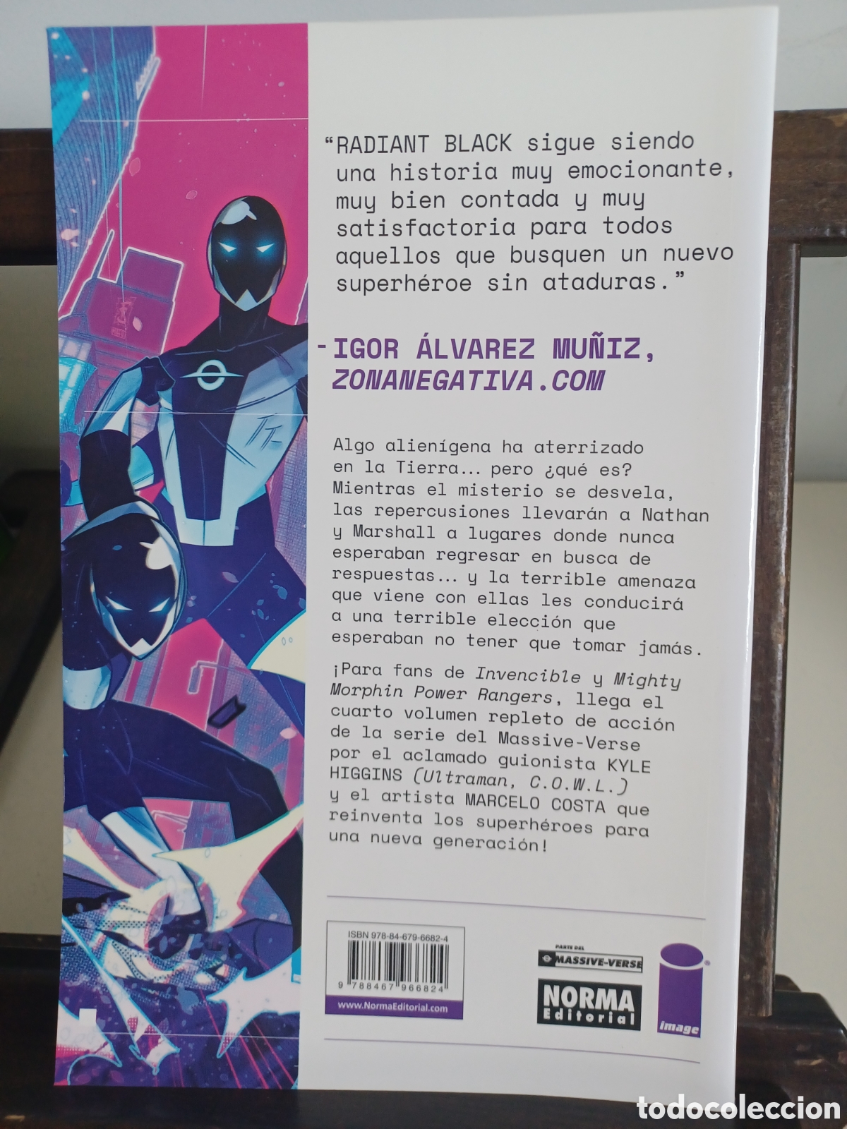 C&oacute;mics: Radiant Black 4 Dos en uno/ Norma/ NUEVO A ESTRENAR - Foto 2