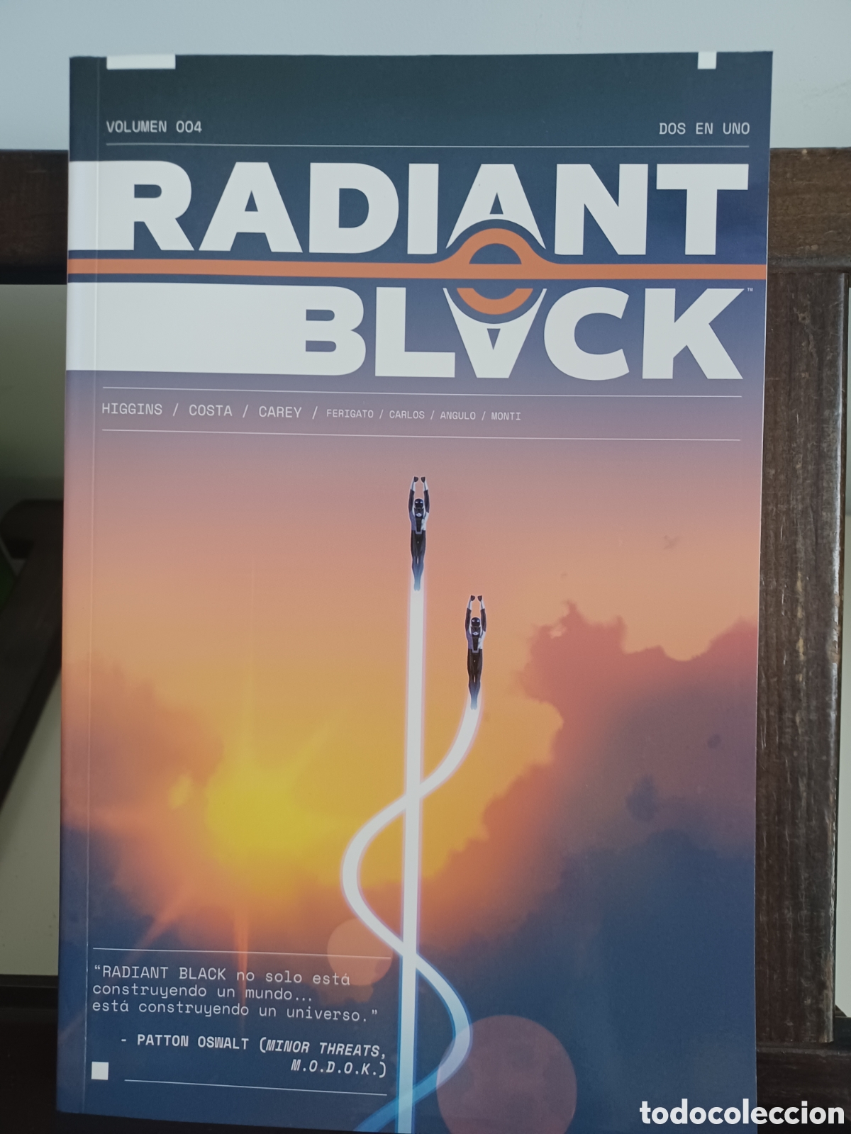 C&oacute;mics: Radiant Black 4 Dos en uno/ Norma/ NUEVO A ESTRENAR - Foto 1