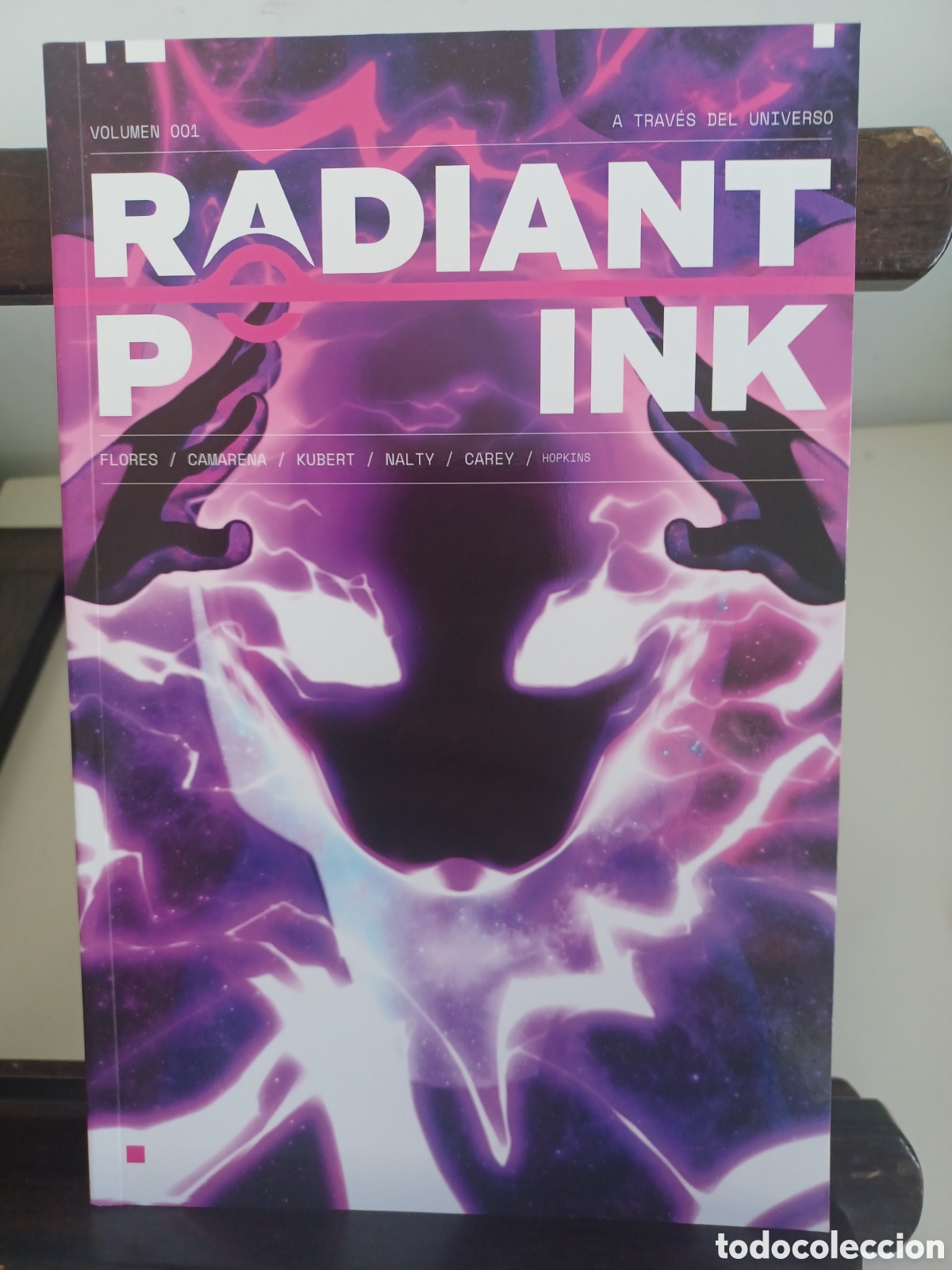 C&oacute;mics: Radiant Pink 1 A trav&eacute;s del universo/ Norma/ NUEVO A ESTRENAR