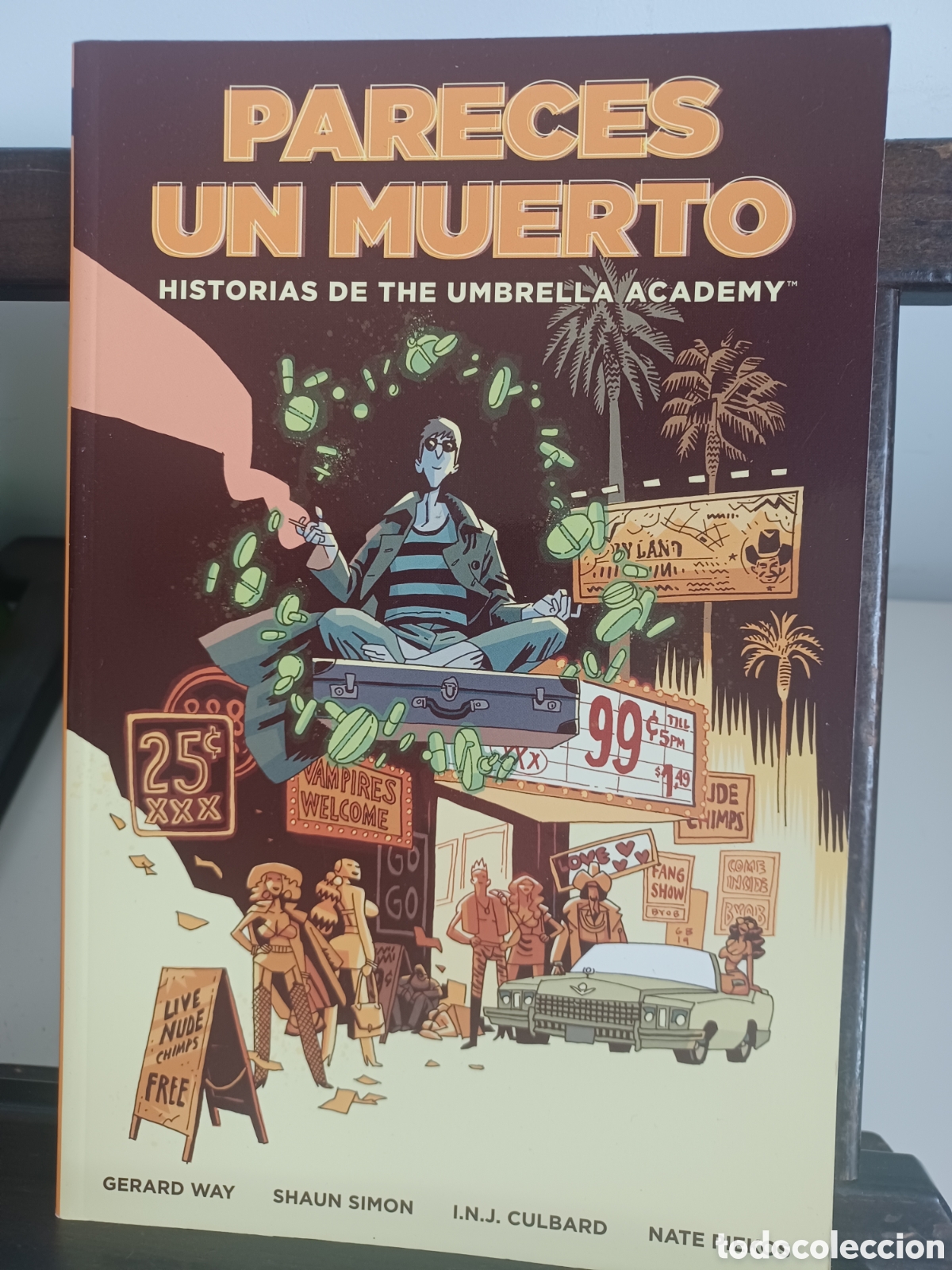 C&oacute;mics: Pareces un muerto/ Historias de The Umbrella Academy 1/ Norma/ NUEVO A ESTRENAR