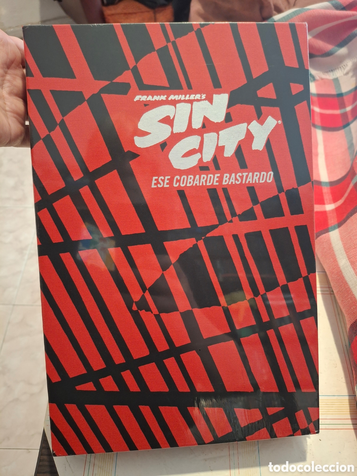 C&oacute;mics: Comic - Sin City 4 - Ese cobarde bastardo - Frank Miller - Edici&oacute;n de lujo - Norma