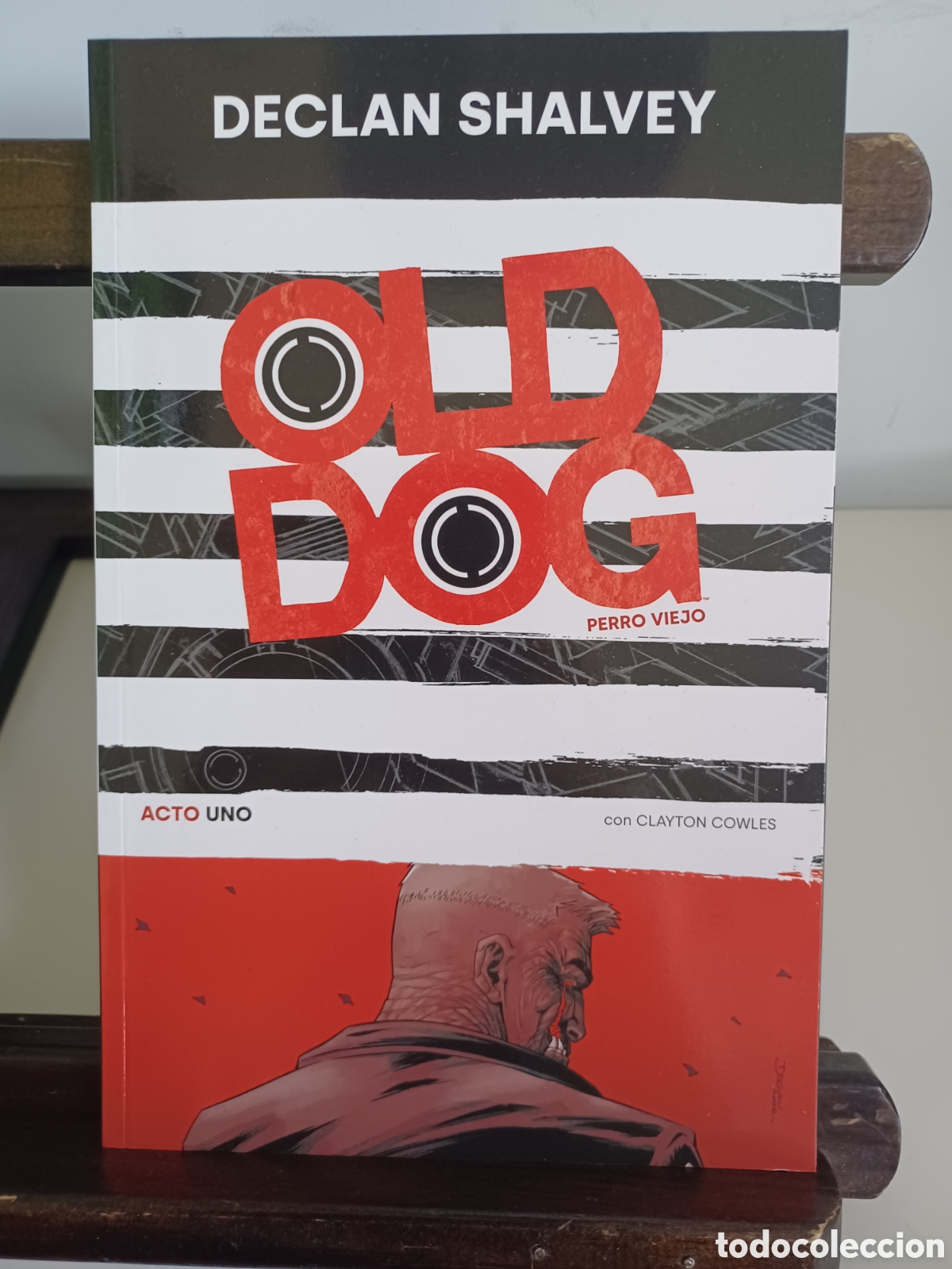 C&oacute;mics: Old dog (Perro Viejo) 1/ Declan Shalvey/ Norma/ NUEVO A ESTRENAR