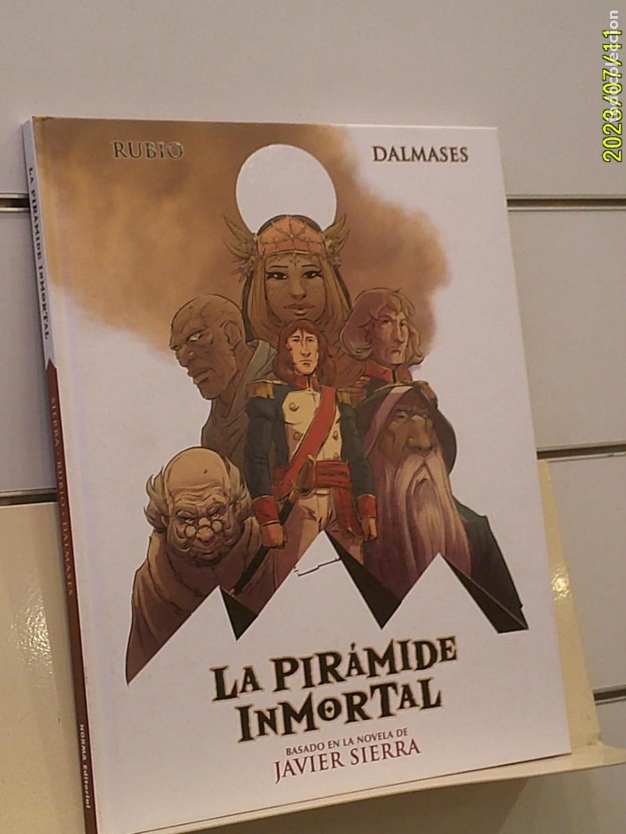 C&oacute;mics: LA PIRAMIDE INMORTAL BASADO EN LA NOVELA DE JAVIER SIERRA TOMO TAPA DURA - NORMA OFERTA