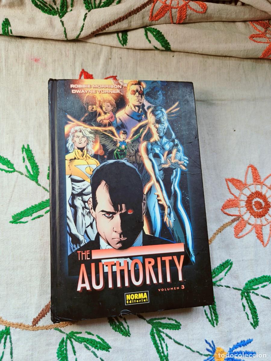 C&oacute;mics: The Authority. Vols. 3. Mark Millar. Norma.