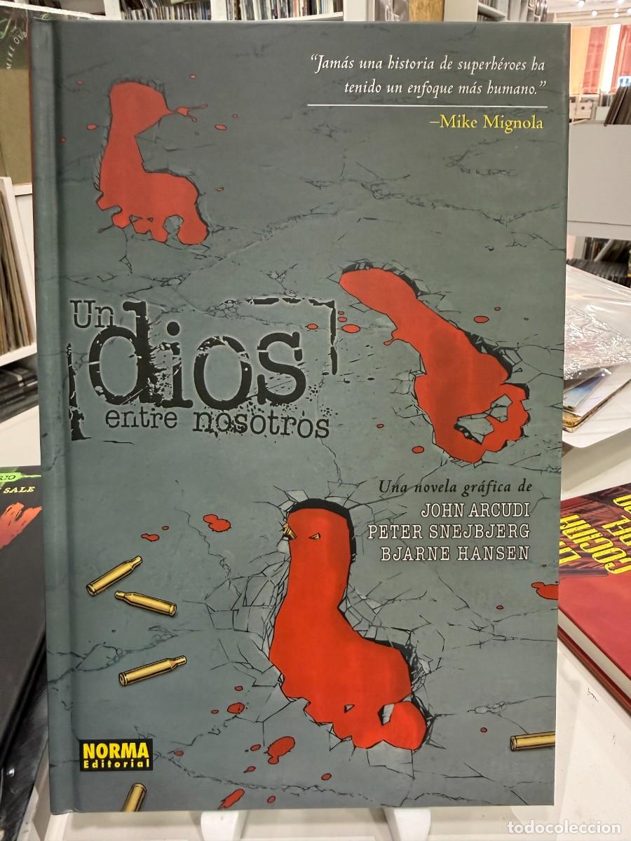 C&oacute;mics: Un Dios Entre Nosotros - John Arcudi Y Peter Snejbjerg